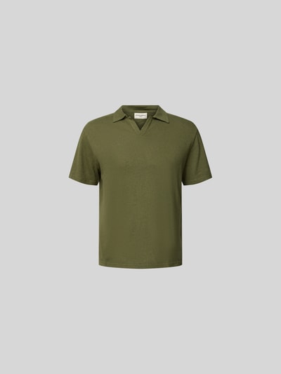 Officine Générale Poloshirt mit V-Ausschnitt Oliv 2
