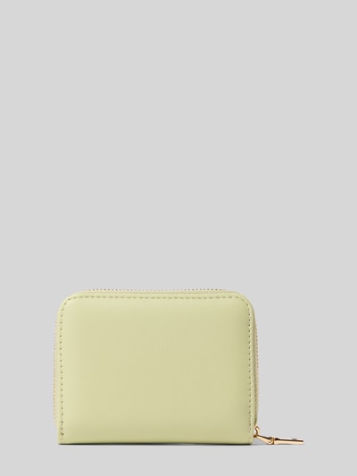 Productfoto, lichtgeel portemonnee van glad gecoat leer met label in reliëf, model 'YLVA' van Seidenfelt, hoofdvak met ritssluiting, ritsvak binnenin, diverse steekvakken