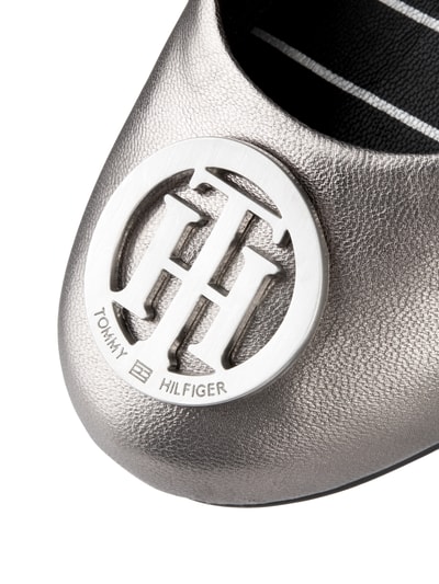 Tommy Hilfiger Ballerinas aus Leder in Metallicoptik Silber 2