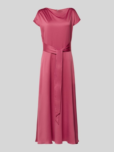 Produktfoto, Relaxed Fit Midikleid mit Stoffband von Christian Berg Cocktail, satynowy materiał, prosty dekolt, krótkie rękawy, długość pleców w rozmiarze 36: 126 cm, szerokość w rozmiarze 36: 47 cm, kolor różowy, gładka faktura