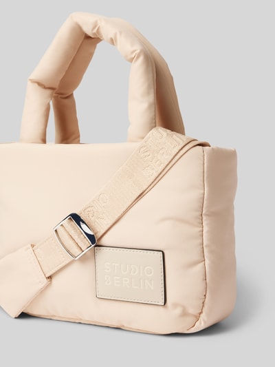 STUDIO BERLIN Handtasche mit Label-Badge Modell 'MITTE' Beige 3