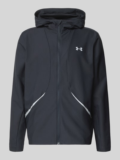 Produktfoto, Regular Fit Jacke mit Logo-Print Modell 'Unstoppable' von Under Armour, schwarze Farbe, glatte Textur, Reißverschluss, Kapuze, elastischer Material-Mix, seitliche Eingrifftaschen mit Reißverschluss, Stehkragen, sportliches Design, Herrenjacke
