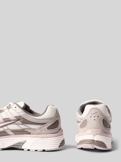 Nike Sneaker mit Logo-Stitching Modell 'P-6000' Hellgrau 2