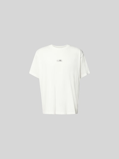 Produktfoto, weißes Relaxed Fit T-Shirt mit Logo-Detail aus reiner Baumwolle von MM6 Maison Margiela, überschnittene Schultern, Rundhalsausschnitt.