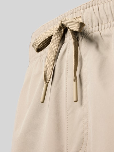Produktfoto, beige Badehose mit Label-Stitching Modell 'MAUI' von Jack & Jones, elastischer Bund, Tunnelzug, glatte Textur