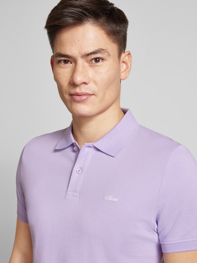 s.Oliver RED LABEL Regular Fit Poloshirt aus Baumwoll-Piqué mit Label-Stitching Lavender 3