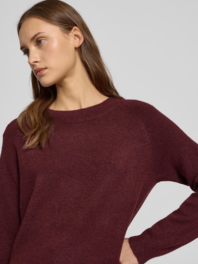 Only Sweter z dzianiny o kroju regular fit z raglanowymi rękawami model ‘RICA’ Bordowy melanż 3