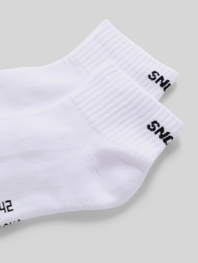 Produktfoto, Socken mit Label-Detail im 2er-Pack von Snocks in Weiß aus Baumwoll-Mix mit Stretch-Anteil, Rippenbündchen, körpernahe Passform.
