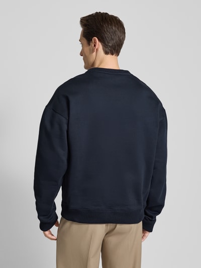 Drykorn Sweatshirt mit Motiv-Stitching Modell 'KARIO' Marine 5