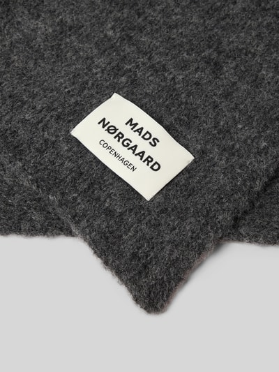 MADS NØRGAARD Schal mit Label-Detail Anthrazit Melange 2