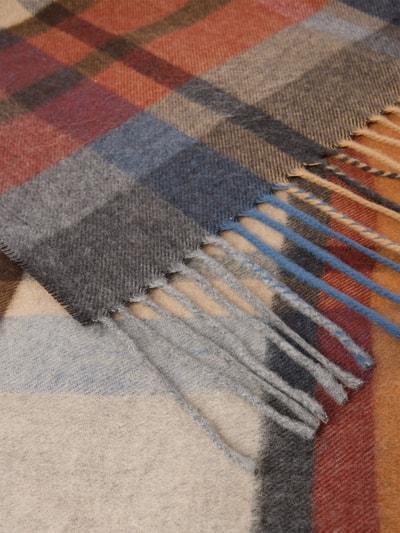 Productfoto, Schal mit Kordel-Abschluss van Christian Berg Men, heren sjaal met gewebte look, rechthoekige pasvorm, gerafelde zoom, breedte maat 1: 30 cm, lengte maat 1: 163 cm, zachte textuur in grijs, blauw, bruin en roodtinten