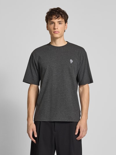 REVIEW T-Shirt mit Label-Stitching Dunkelgrau Melange 4