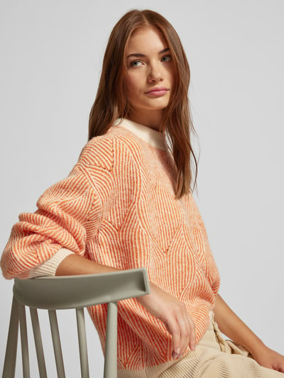 Pieces Loose Fit Strickpullover mit abstraktem Strickmuster Modell 'JENNA' Orange 3