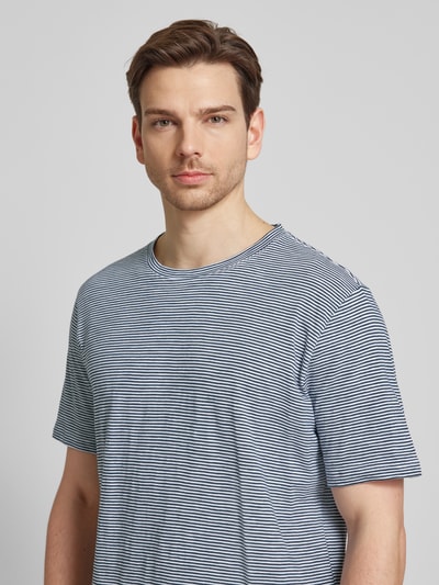 Knowledge Cotton Apparel T-shirt o kroju regular fit z okrągłym dekoltem model ‘Narrow’ Złamany biały 3