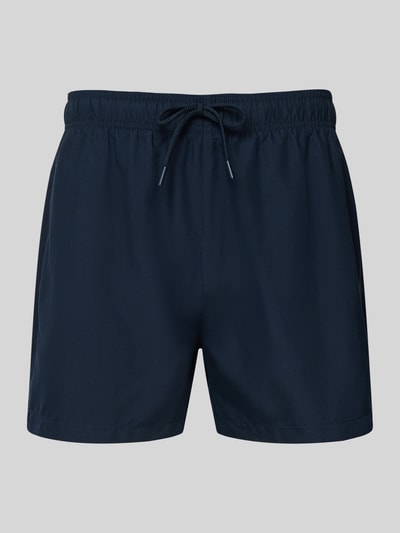 Produktfoto, Relaxed Fit Badeshorts mit Logo-Stitching von Emporio Armani in Dunkelblau, elastischer Bund mit Tunnelzug, glatte Textur