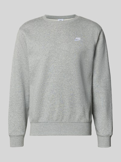 Produktfoto, Sweatshirt mit Label-Stitching und Rundhalsausschnitt von Nike, Herren Sweatshirt im Baumwoll-Mix in Grau, Regular-Fit