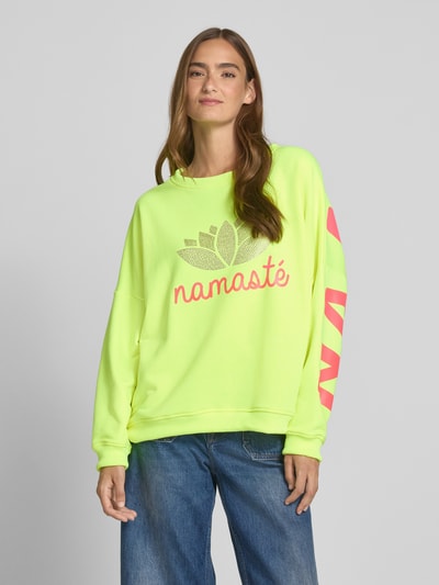 miss goodlife Oversized Sweatshirt mit Statement-Print Neon Gelb 4