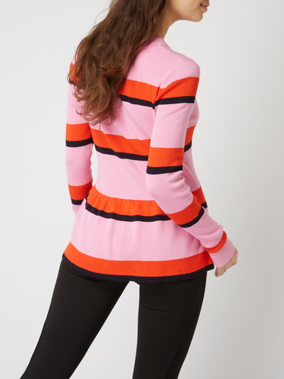 mbyM Pullover mit Schößchen und Streifenmuster Pink 4