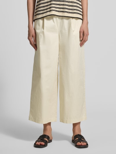 Kobiece model prezentuje Regular Fit Culotte aus reiner Baumwolle von s.Oliver RED LABEL, efekt: jednolity kolor, krój regular fit, ściągacz, wpuszczane kieszenie z boku i z tyłu, wykończenie materiału: splot twill, materiał: bawełna; zbliżenie nóg, zdjęcie z przodu
