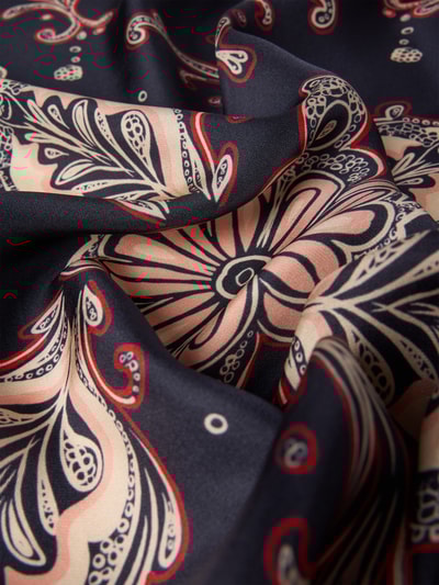 Marc Cain Seidenschal in dreieckiger Form Taupe 2