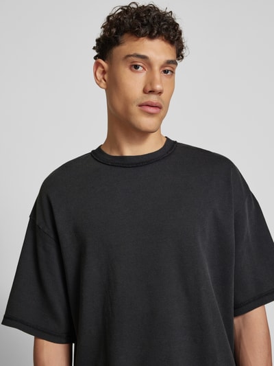 REVIEW T-shirt o kroju oversized z okrągłym, prążkowanym dekoltem Czarny 3