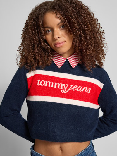 Tommy Jeans Sweter krótki z dzianiny z dodatkiem wełny model ‘SCRIPT’ Granatowy 3