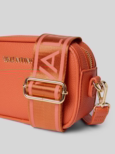 VALENTINO BAGS Crossbody Bag mit Label-Detail Modell 'MIRAMAR' Orange 2