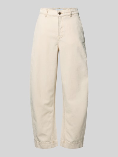 Produktfoto, Regular Fit Barrel Jeans aus reiner Baumwolle Modell 'WORKWEAR CANVAS BARREL' von Armedangels, jednokolorowy, krój regular fit, średni stan, naszywka z logo, szlufki na pasek, szwy, zapięcie na guzik i zamek błyskawiczny, kieszenie z tyłu i wpuszczane boczne, wykończenie materiału: denim
