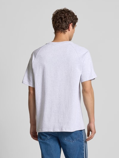 adidas Originals T-shirt met labelstitching Lichtgrijs - 5