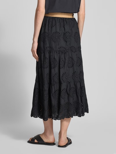 ZABAIONE Sukienka midi z haftem angielskim i paskiem Czarny 5