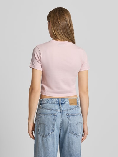 PEGADOR t-shirt o krótkim kroju z wyhaftowanym logo Różowy 5