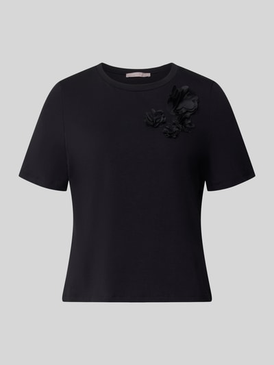 Produktfoto, schwarzes Regular Fit T-Shirt aus elastischem Baumwoll-Mix von Christian Berg Woman Selection mit Blumen-Applikationen, taillierte Passform