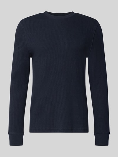 Produktfoto, dunkelblaues Longsleeve mit Ripp-Struktur Modell 'MORO' von MCNEAL aus reiner Baumwolle, gerader Schnitt, Rundhalsausschnitt