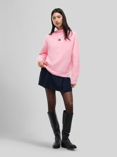 Tommy Jeans Relaxed Fit Pullover mit Alpaka-Anteil Hellrosa 1