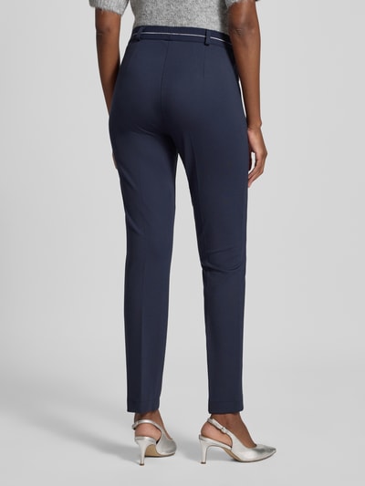 Raphaela By Brax Spodnie materiałowe o kroju slim fit z zakładkami w pasie model ‘Lillyth’ Granatowy 5