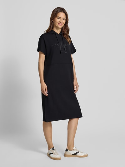 Christian Berg Woman Sweatkleid mit Statement-Print und Kapuze Black 1