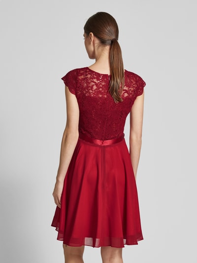 Swing Cocktailkleid mit Taillengürtel Rot 5