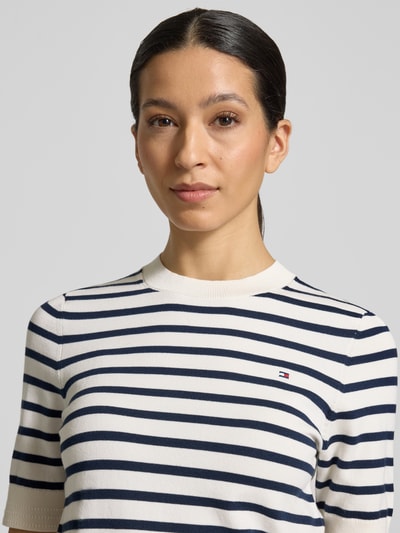 Tommy Hilfiger Sweter z dzianiny o kroju regular fit z mieszanki bawełny Écru 3