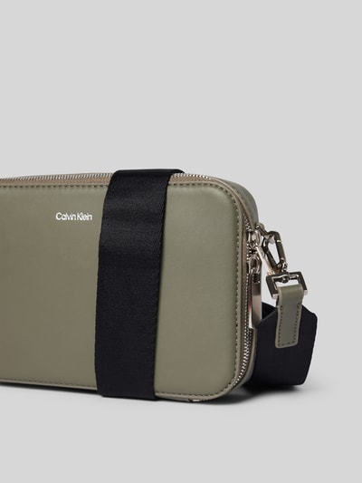 CK Calvin Klein Torba na ramię z detalem z logo Khaki 2