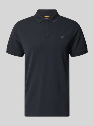 Produktfoto, Regular Fit Poloshirt in unifarbenem Design van camel active voor heren van mix van katoen en elastaan met knoopsluiting, logoprint, ruglengte maat M 70 cm, effen kleuren, klassieke textuur