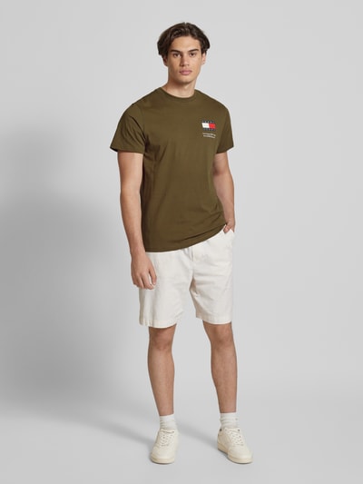 Tommy Jeans T-Shirt mit Label-Print Oliv 1