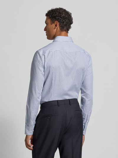 BOSS Koszula biznesowa o kroju slim fit z czystej bawełny model ‘HANK’ Granatowy 5