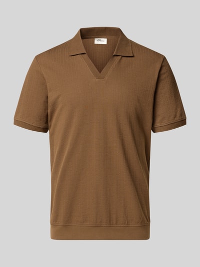 Produktfoto, Regular Fit Poloshirt aus reiner Baumwolle von s.Oliver RED LABEL in Braun, Optik: Unifarben, Strukturiert, Label-Patch, Polokragen, V-Ausschnitt, Kurzarm, Materialverarbeitung: Jersey