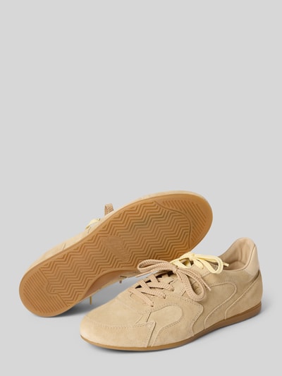 Produktfoto, Sneaker aus Leder mit Label-Detail Modell 'Sperly' von Gant in Beige, abgerundete Form, strukturierte Sohle, Echtleder, Damen, Absatzhöhe 1 cm, Schafthöhe 8 cm, Schaftweite 8 cm, Schnürverschluss