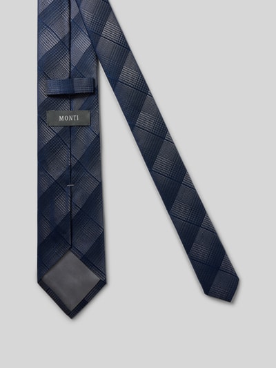 Produktfoto, Krawatte aus Seide im Allover-Look (7,5 cm) von MONTI, dunkelblau kariert, feine Textur, klassisches Label-Detail, reine Seide