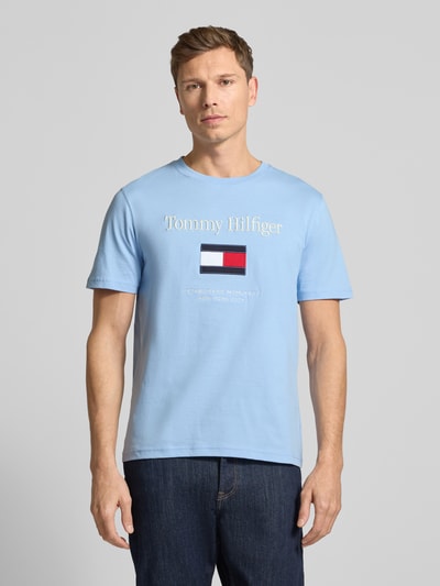 Tommy Hilfiger T-shirt o kroju regular fit z czystej bawełny Jasnoniebieski 4
