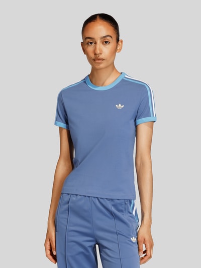 adidas Originals T-shirt o kroju regular fit z Mieszanka bawełny Niebieski 4