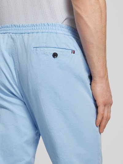 Tommy Hilfiger Slim Fit Chino mit Paspeltaschen Modell 'CHELSEA' Hellblau 3