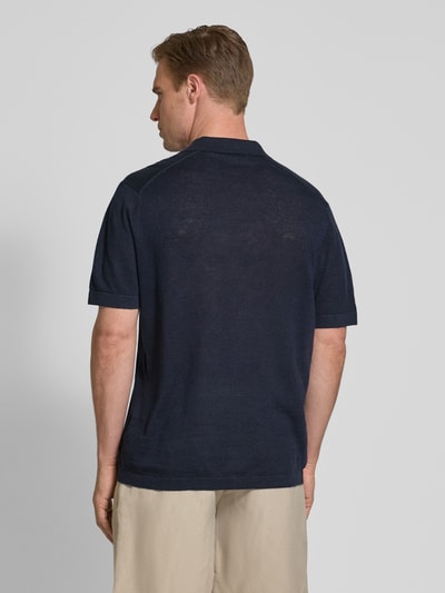 Les Deux Relaxed Fit Poloshirt mit V-Ausschnitt Modell 'Emmanuel' Dunkelblau 5