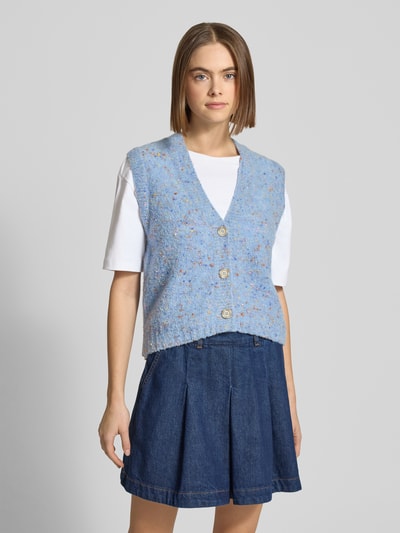 Kobiece modelka nosi Regular Fit Bezrękawnik aus Schurwoll-Mix od Marc O'Polo Denim, efekt: wielokolorowy, listwa guzikowa, prążkowane wykończenie, dzianina z mieszanki żywej wełny, widok całej sylwetki z przodu.